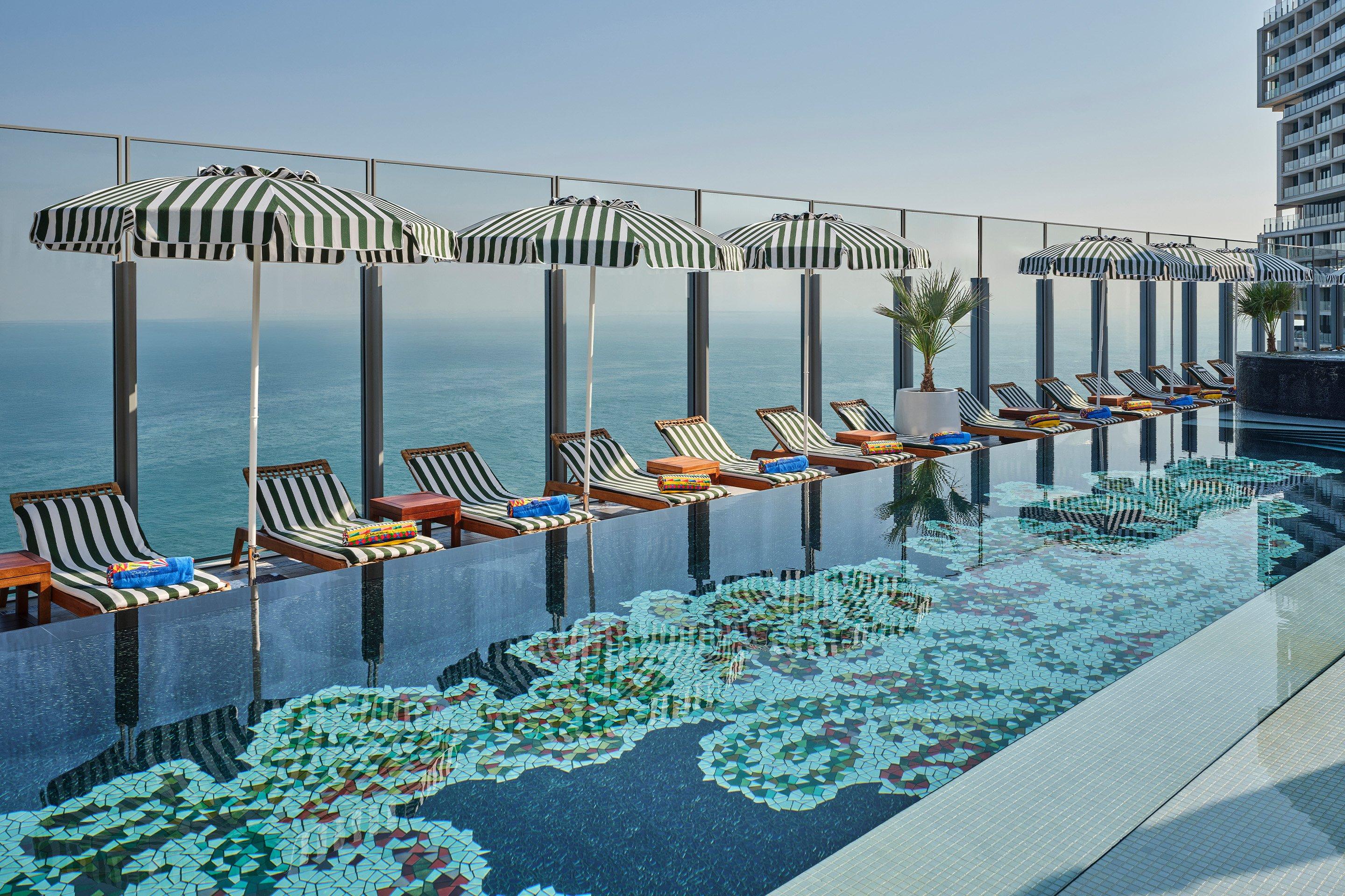 Cloud 22 Pool area
